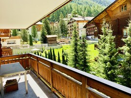 Apartamento, vistas a la montaña (4.5 Rooms, 2nd Floor, Matterhorn View) | Vistas del balcón