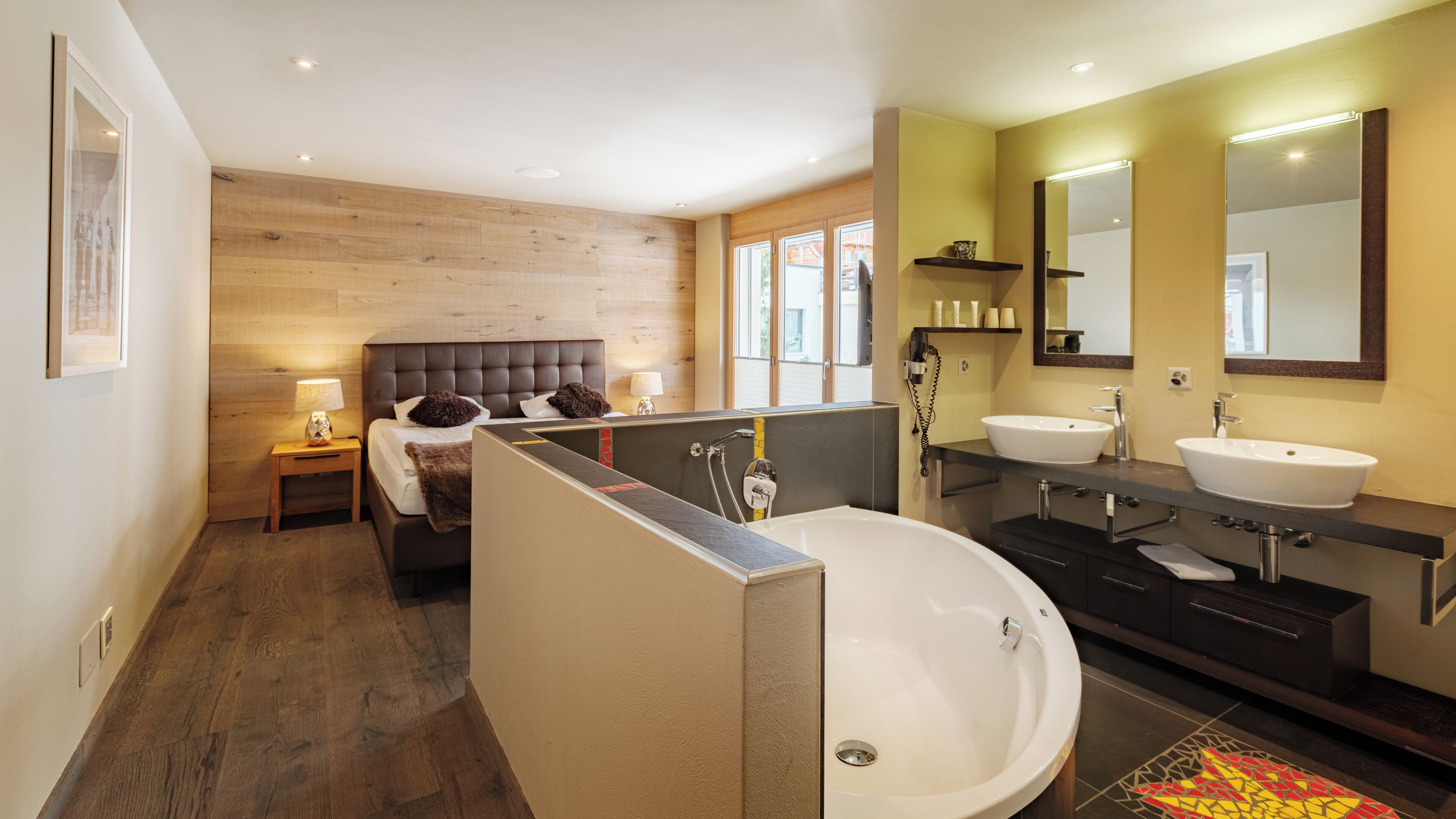 luce 4 - three-bedroom apartment (1st floor) | select comfort beds, individually decorated, individually furnished