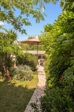 Garden - Apartments Hrabar (Trogir)