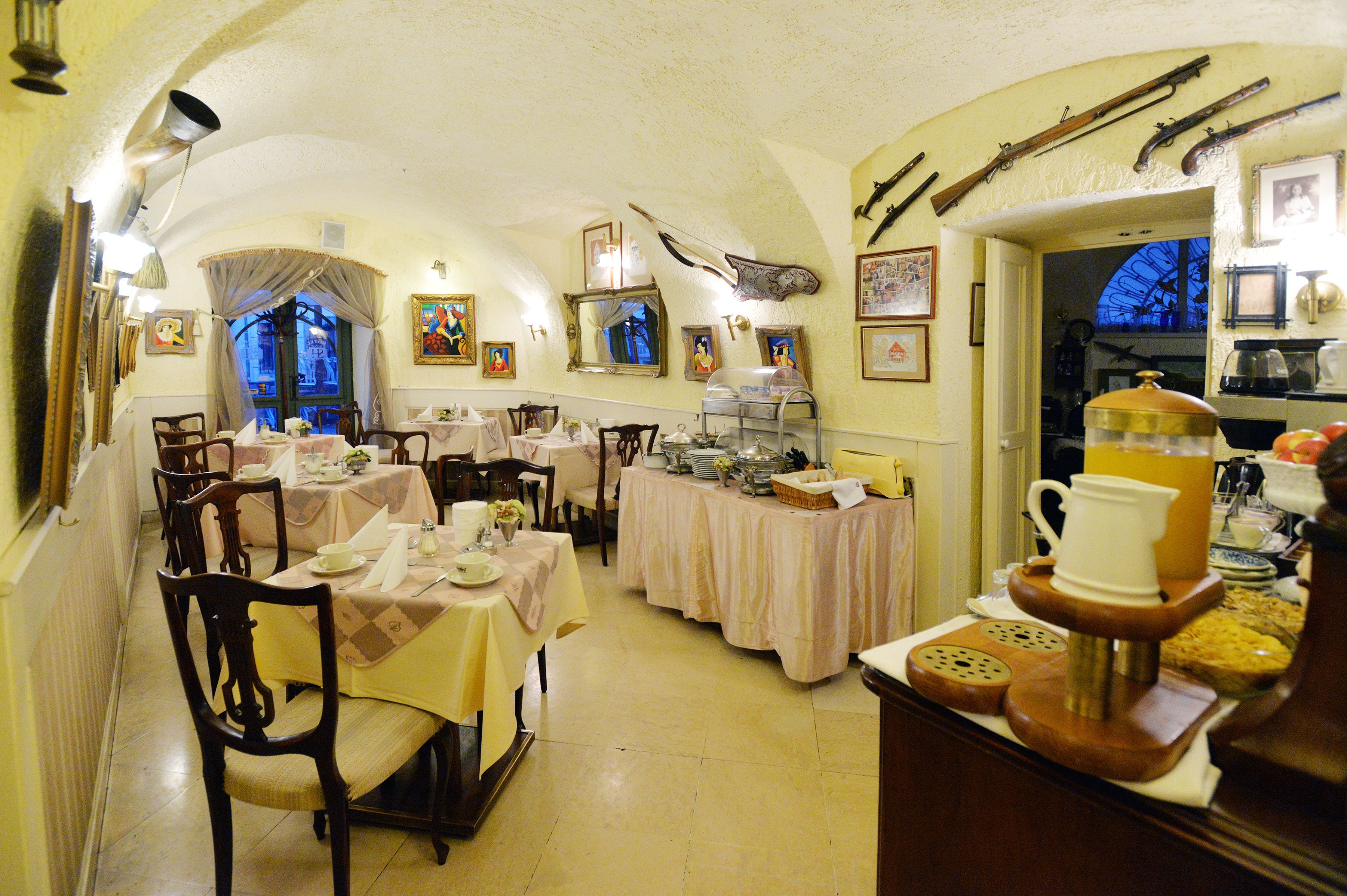 Breakfast area