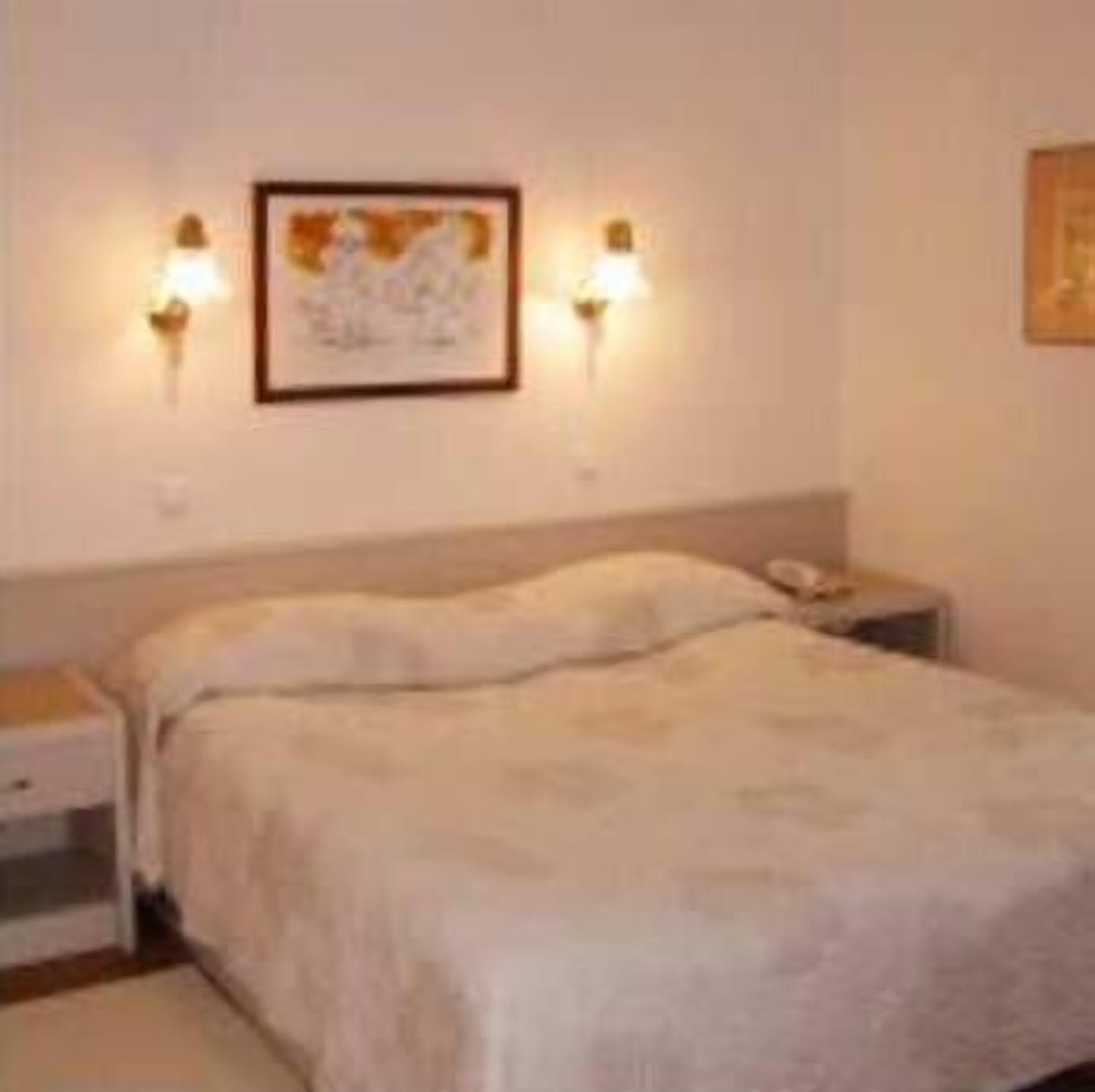 minibar, in-room safe, desk, free wifi