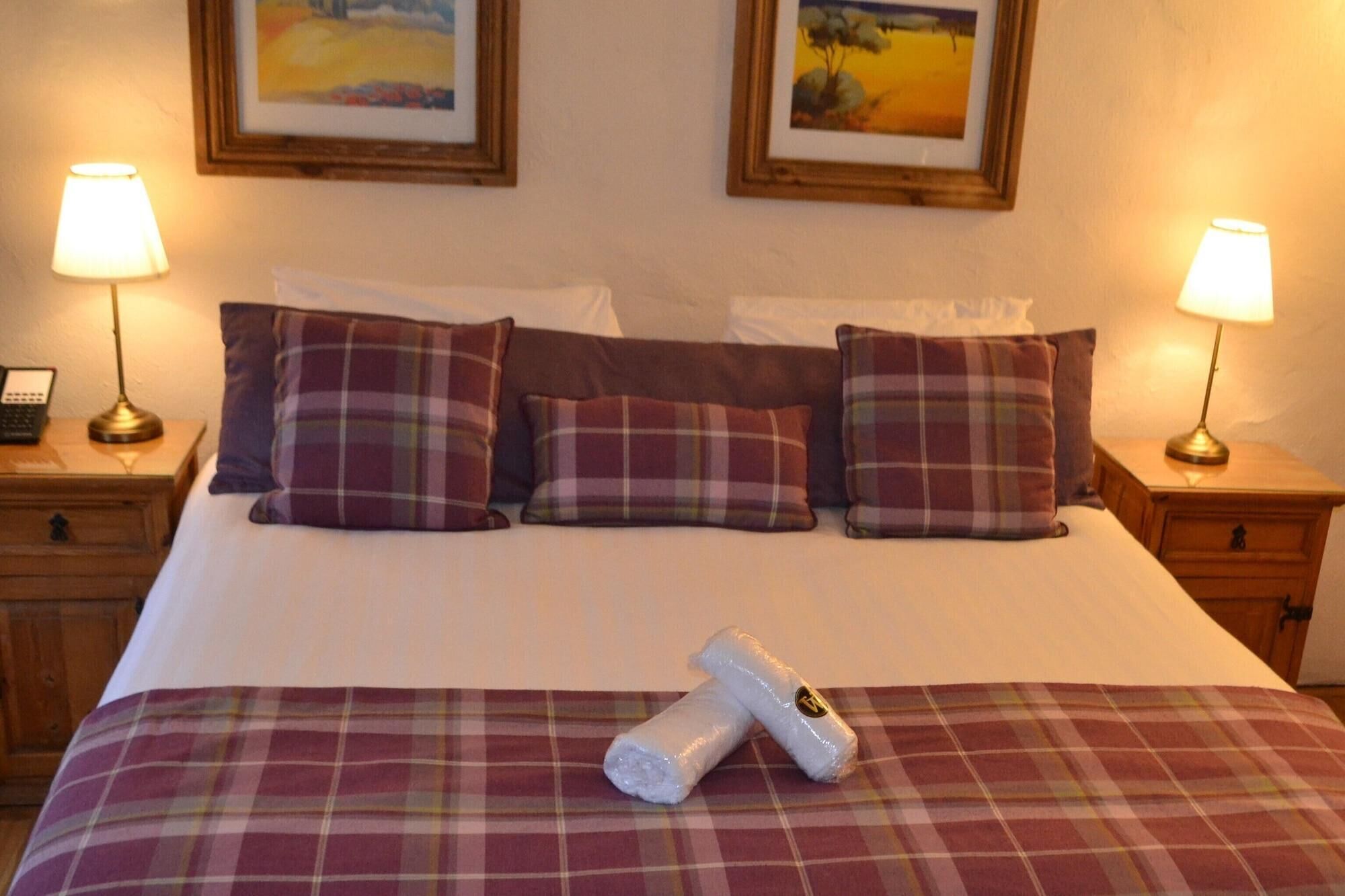Desk, iron/ironing board, rollaway beds, WiFi