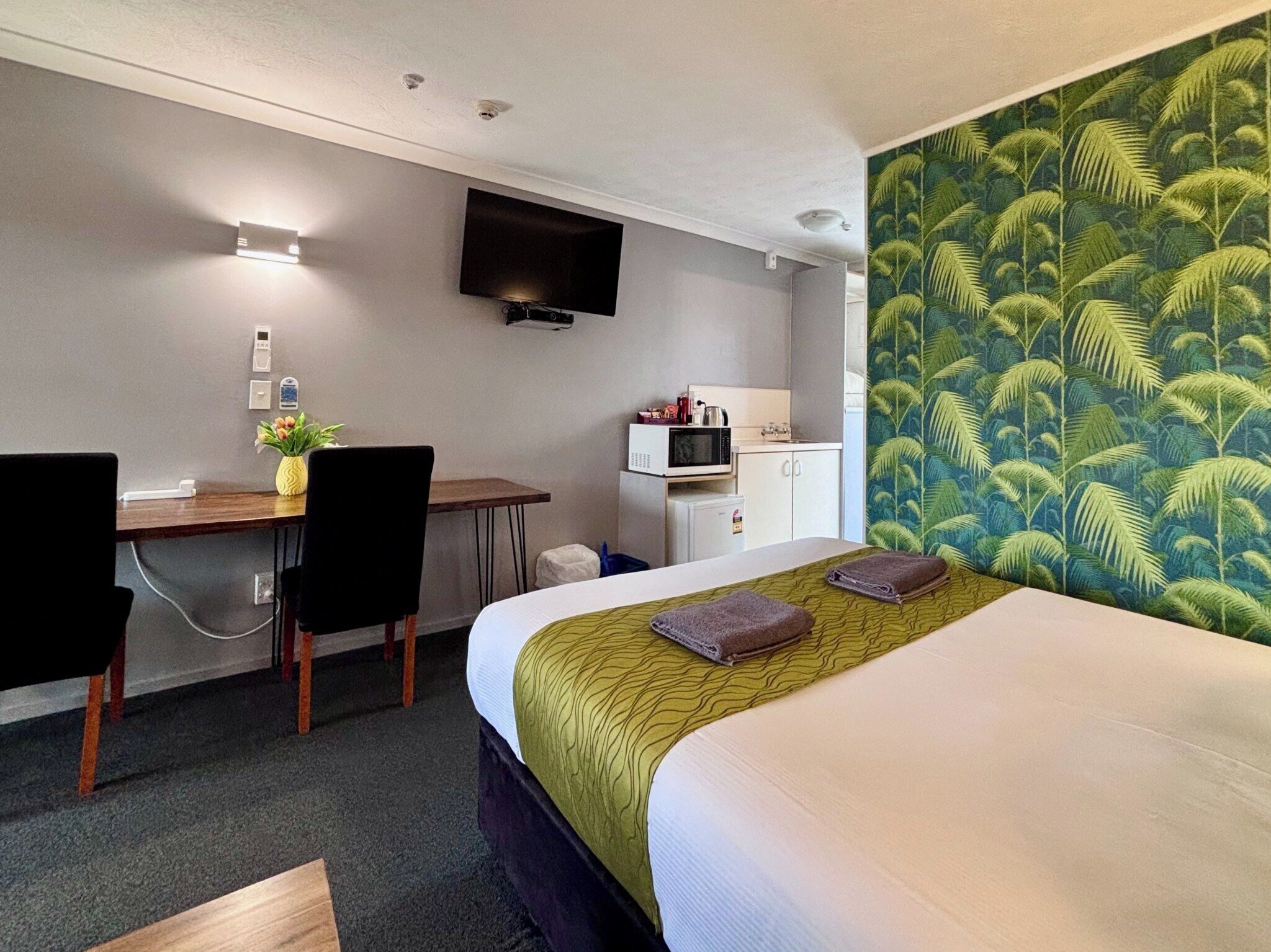 Executive Studio | Iron/ironing board, travel crib, free WiFi, bed sheets