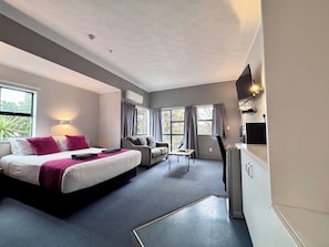 Iron/ironing board, travel crib, free WiFi, bed sheets - Wrights By The Sea Motel (Paraparaumu)