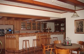 Bar (en la propiedad)