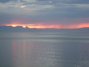 Queen Bed No Direct Balcony Access | Vistas al mar