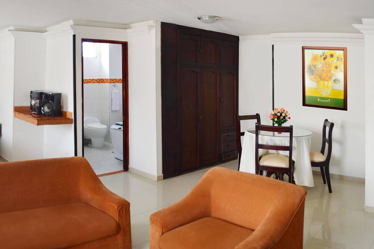1 bedroom, in-room safe, desk, blackout curtains