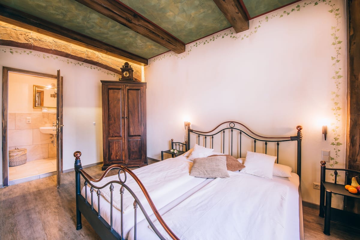 Desk, WiFi (free), bed sheets