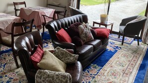 Standard Double or Twin Room, Private Bathroom, Ground Floor | Living area - Aslaich (Inverness)