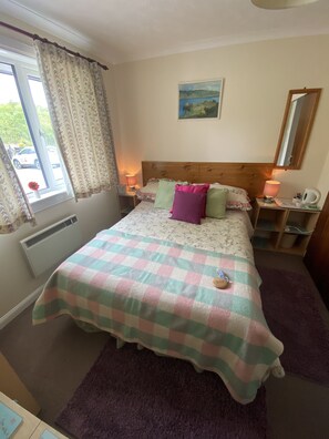 Standaard tweepersoonskamer, 1 tweepersoonsbed, en-suite badkamer, op benedenverdieping | Gratis wifi, beddengoed