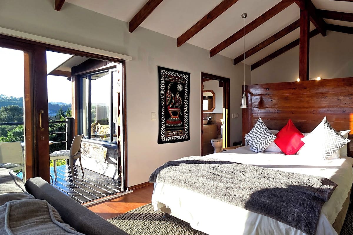 Suite, 1 King Bed, Lagoon View