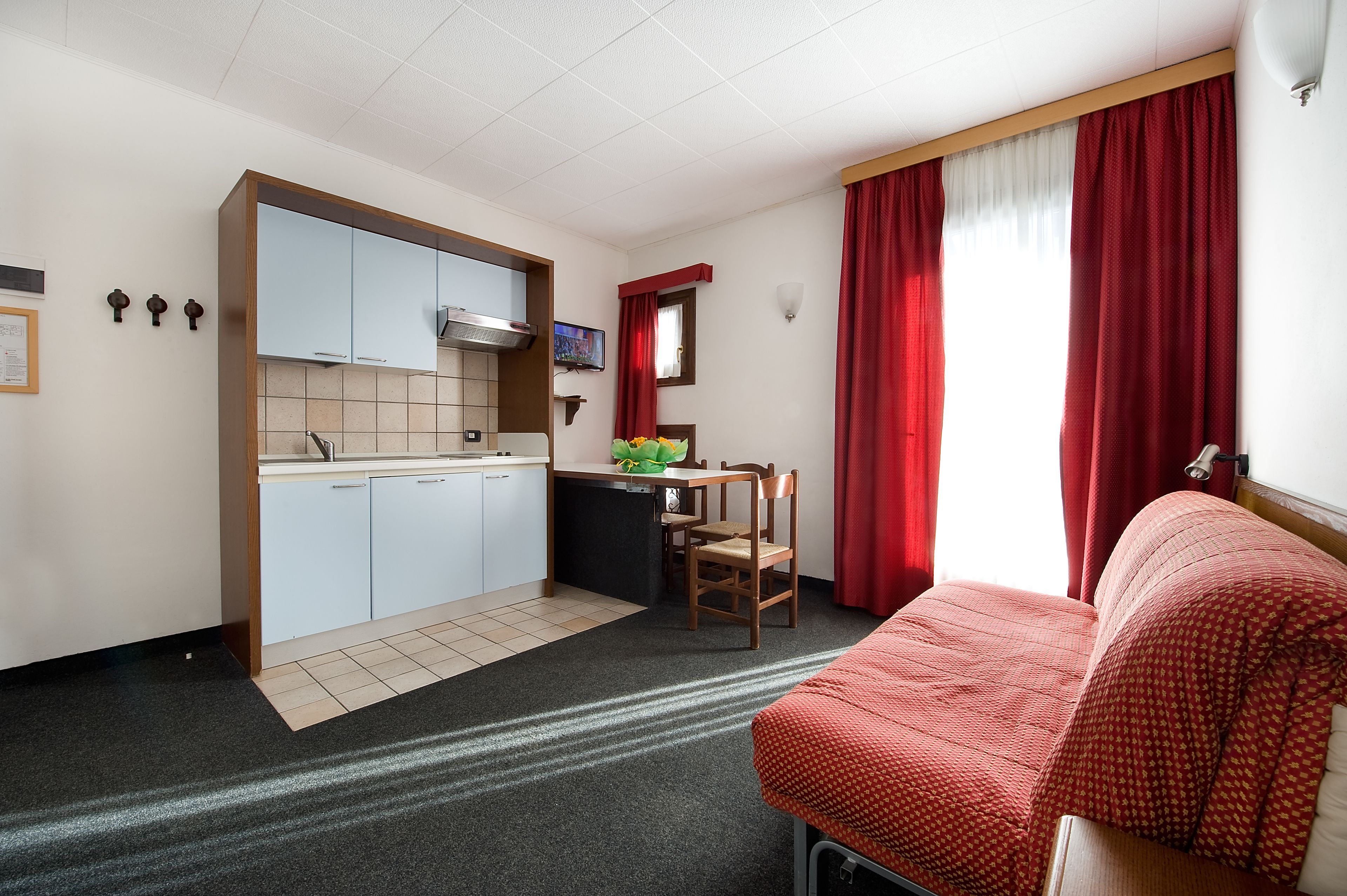 Studio (2 people) | In-room dining