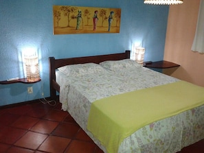 Minibar, rideaux occultants, Wi-Fi gratuit, draps fournis