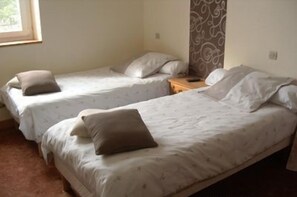 Decoración personalizada, muebles diferentes y escritorio