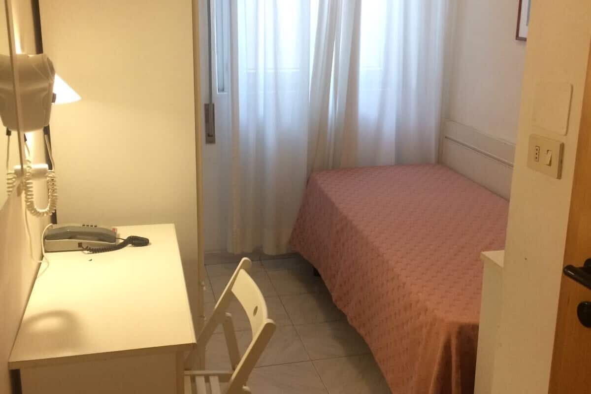 Camera Singola Economy | Minibar, in-room safe, desk, free WiFi