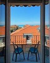 Minibar, caja de seguridad en la habitación, escritorio y wifi gratis 