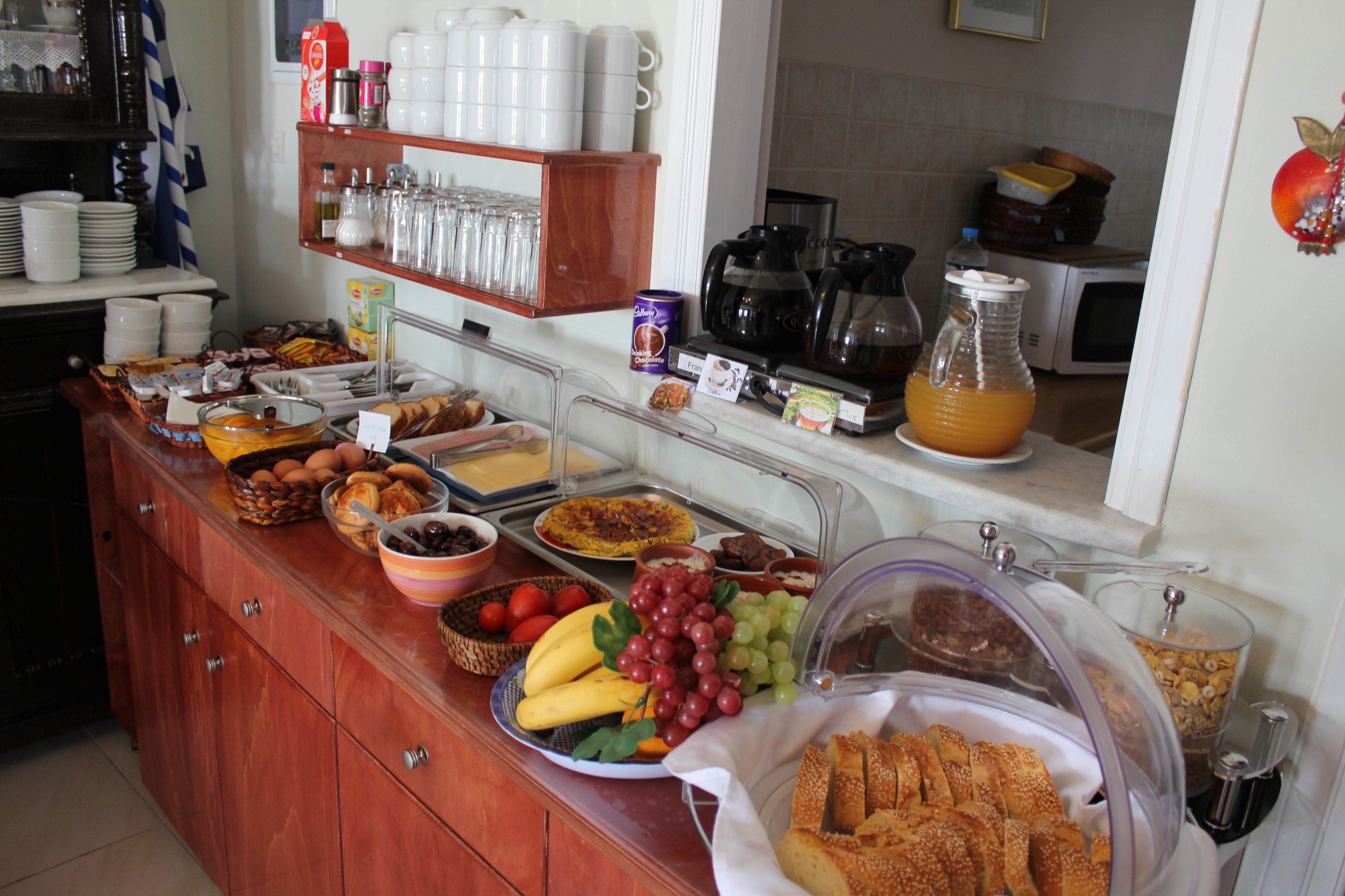 daily continental breakfast (eur 10 per person)