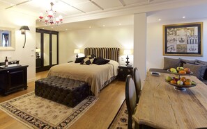 Deluxe Suite, 1 King Bed with Sofa bed