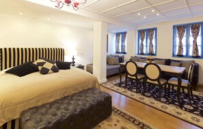 Deluxe Suite, 1 King Bed with Sofa bed