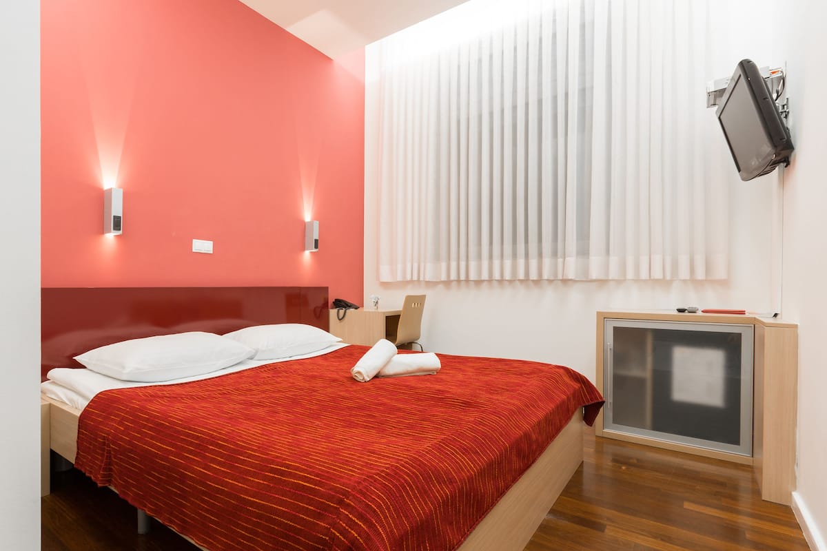 1 bedroom, minibar, in-room safe, desk