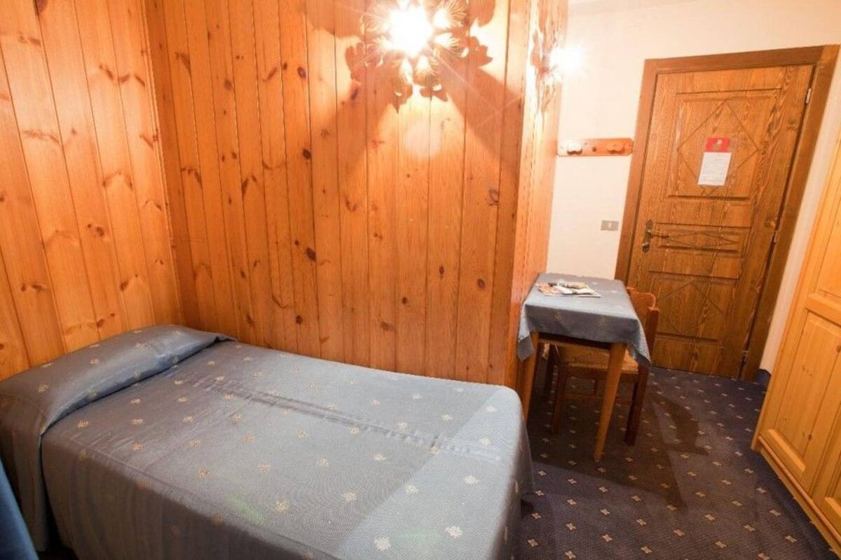 Habitación individual | Sábanas italianas Frette y caja de seguridad en la habitación 