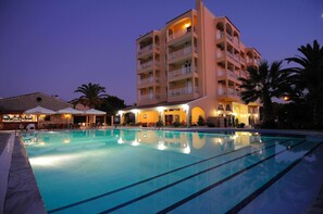 Front of property - evening/night - Sunset Hotel Corfu (Corfu)