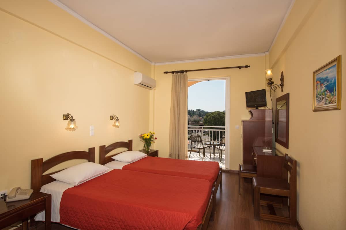 In-room safe, free WiFi, bed sheets