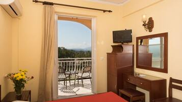 Single Room | In-room safe, free WiFi, bed sheets