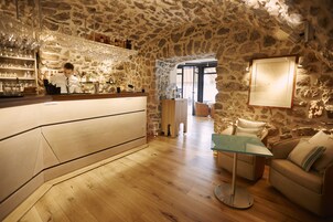 Wine bar