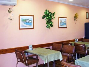 Frühstück, Mittagessen und Abendessen