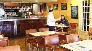 Bar (on property) - Hostal Horizonte (Es Castell)