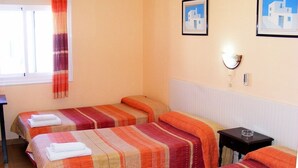 Double Room - Hostal Horizonte (Es Castell)