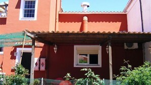 Courtyard - Hostal Horizonte (Es Castell)
