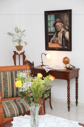 Interior detail - Maistrali (Syros)