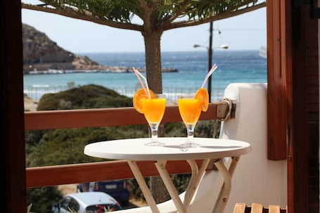 Superior Double or Twin Room, Sea View | Premium bedding, in-room safe, free cribs/infant beds, rollaway beds