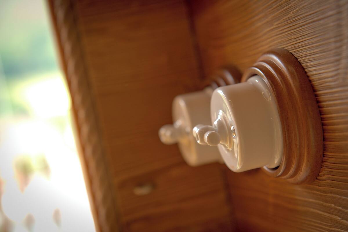 cabin | 1 bedroom, individually decorated, individually furnished, desk