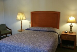 Habitación básica, 1 habitación | Escritorio, camas extra, wifi gratis y ropa de cama