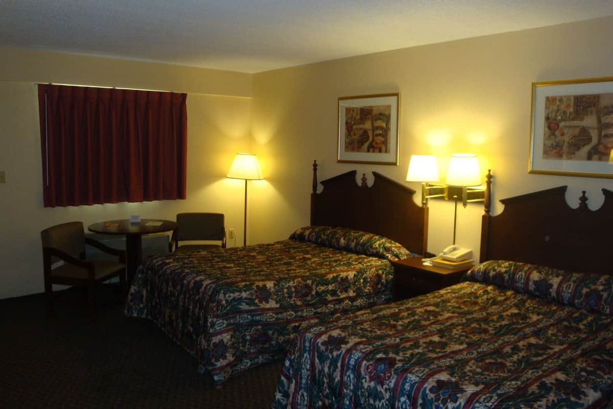 Desk, laptop workspace, iron/ironing board, free WiFi