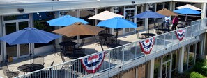 Breakfast, lunch, dinner served; American cuisine, beach views