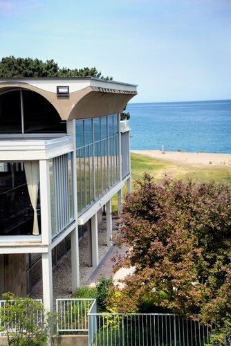 Illinois Beach Hotel & Conference Center, BW Premier Collection