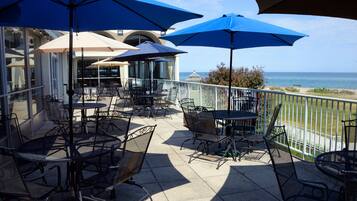 Breakfast, lunch, dinner served; American cuisine, beach views