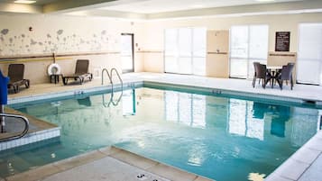 Indoor pool, pool loungers