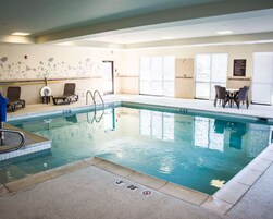 Indoor pool, sun loungers