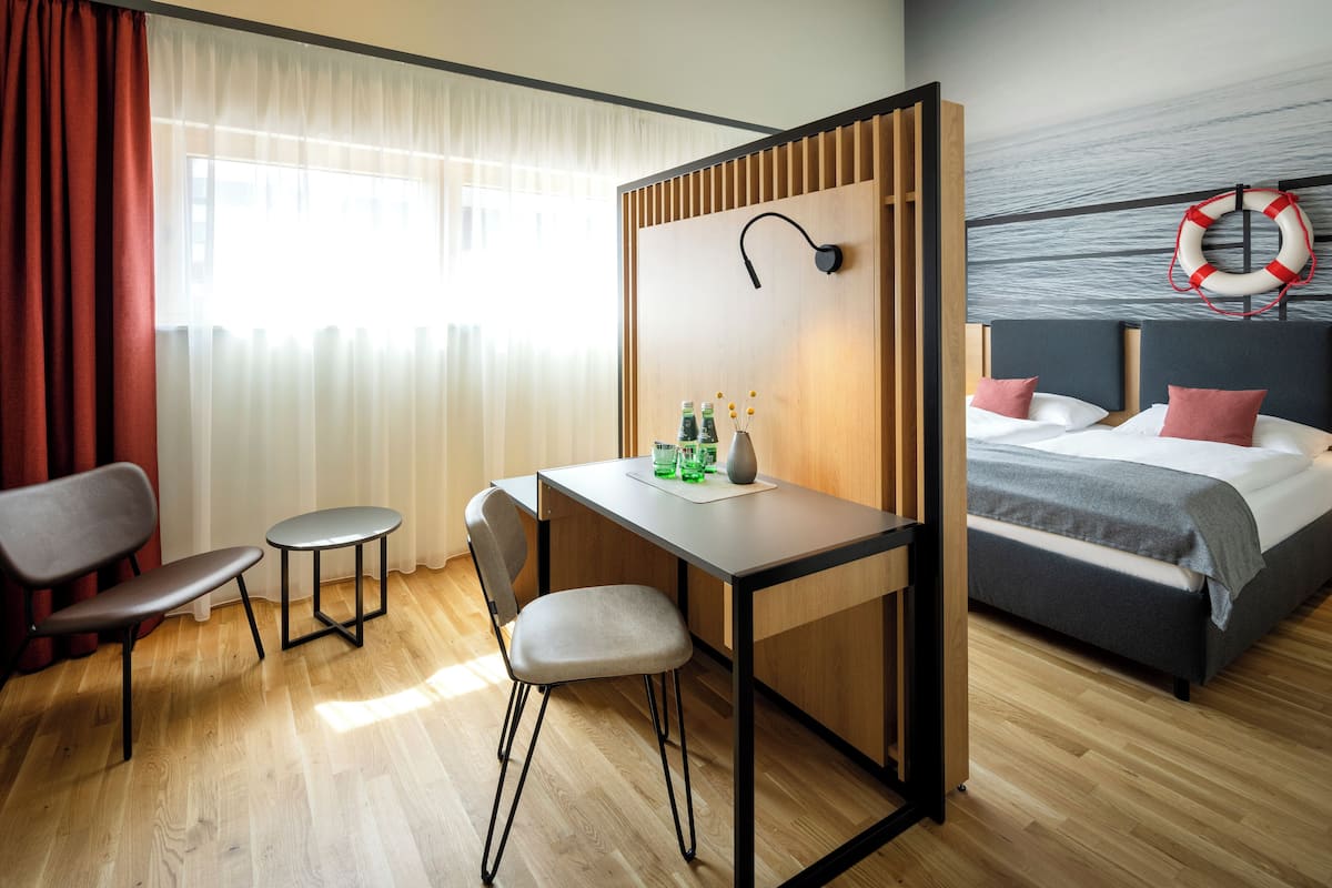Superior Double Room | Peti besi dalam bilik, katil bayi/kot (percuma), Wi-fi percuma 