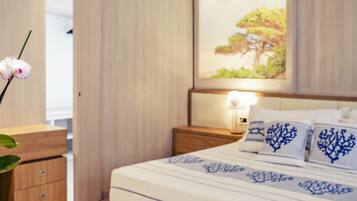 Suite, 1 Doppelbett (Eclipse Suite) | Hochwertige Bettwaren, Minibar, Zimmersafe, Schreibtisch