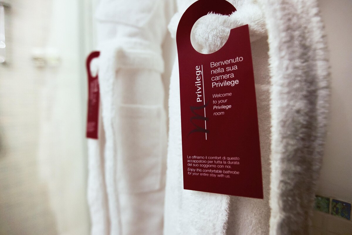Privilege, Room, 1 Double Bed | Premium bedding, minibar, in-room safe, desk