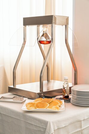 Petit déjeuner buffet servi tous les jours en supplément