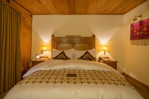 Minibar, in-room safe, desk, free WiFi - Gilgit Serena Hotel (Gilgit)