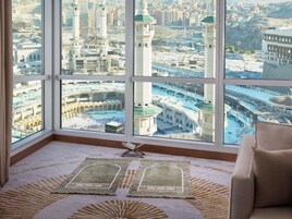 全景套房, 1 间卧室 (Kaaba View) | 高档床上用品、迷你吧、客房内保险箱、特色装修