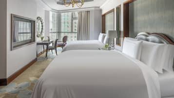 2 bedrooms, premium bedding, minibar, in-room safe